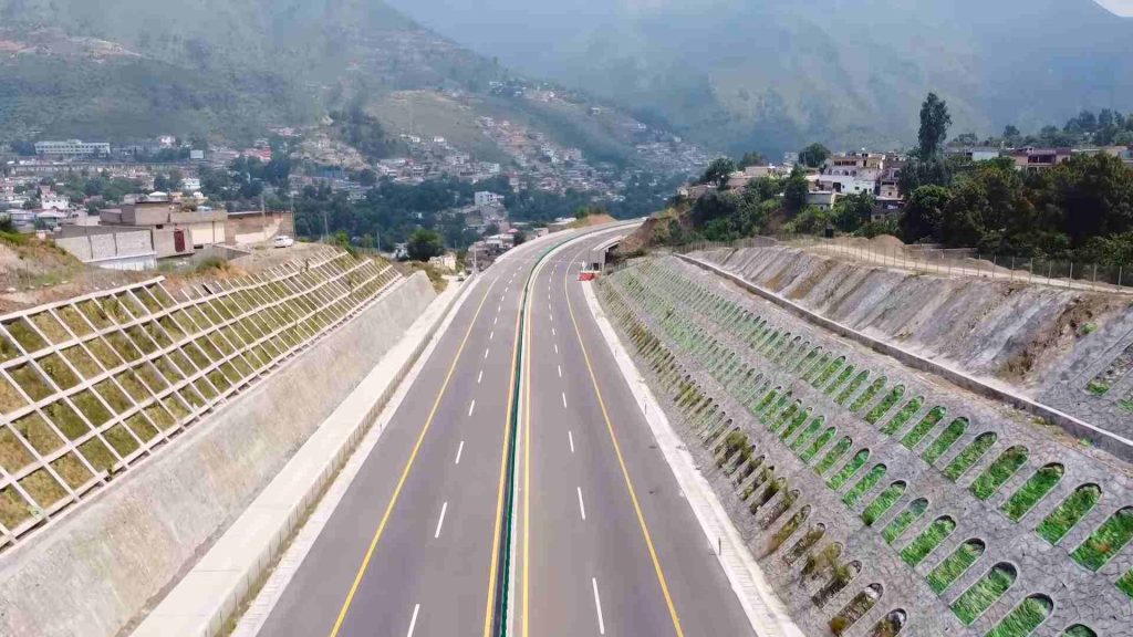 Due to fog, vehicles collided on Hazara Motorway, 3 people died