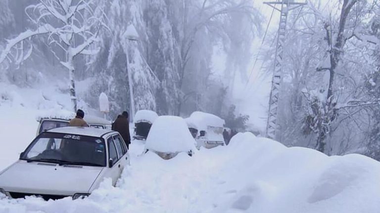Chances of heavy rain and snowfall in Murree, Ghaliat and surrounding areas