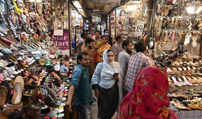 Eid frenzy at Rawalpindi’s historic Moti Bazaar