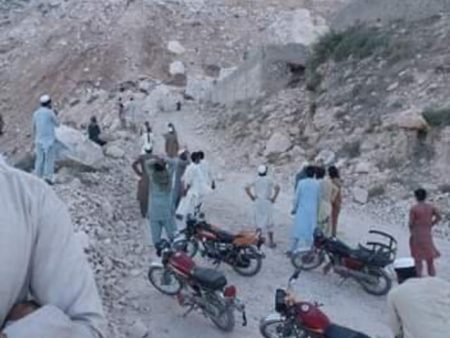 Mansehra Naran Jalkhad road blocked due to sliding