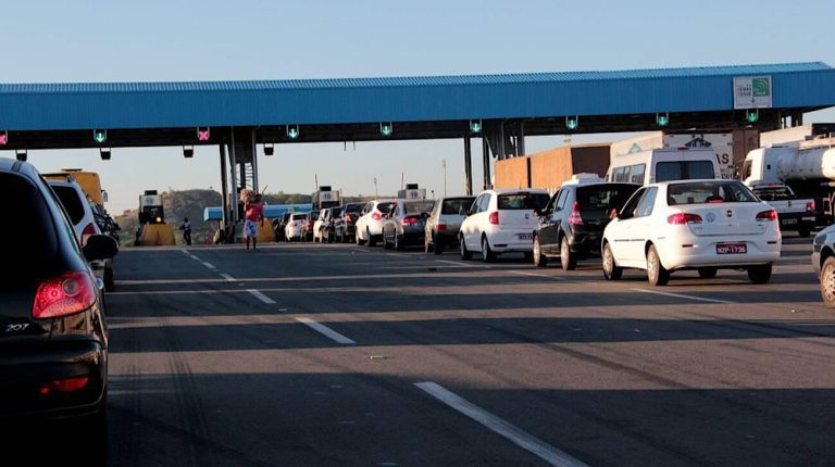 Government has announced 'discount' on toll tax for which vehicles?