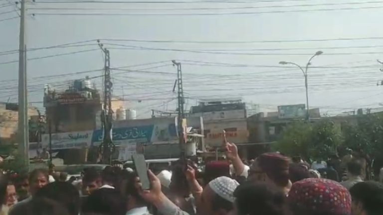 2 youths were blocked due to the violence of Naseerabad police station