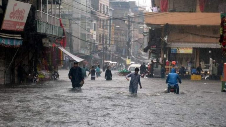 Heavy rain in Haripur, roads turned into ponds