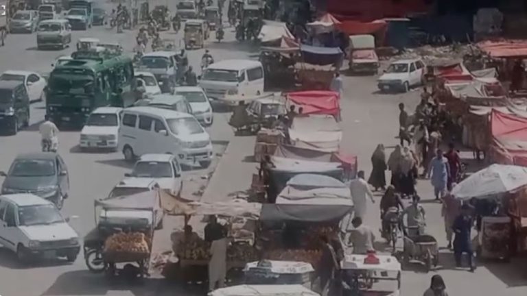 Islamabad Riddy bans and rickshaw mafia occupy Tarnool stop