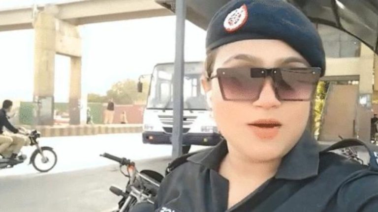 Karachi Lady constable suspended for making Tik Tok video in police uniform