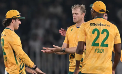 پہلا ٹی ٹوینٹی، جنوبی افریقہ نے پاکستان کو 55 رنز سے ہرادیا First T20, South Africa beat Pakistan by 55 runs
