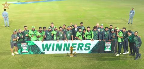پاکستان نے تیسرے ون ڈے میں بھی جنوبی افریقہ کو ہراکر سیریز 1۔2 سے جیت لی Pakistan defeated South Africa in the third ODI as well, winning the series 1-2.