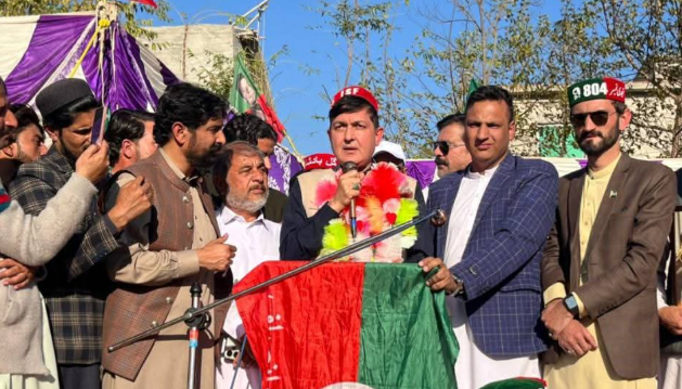 رواں سال ڈی ایچ کیو ہسپتال بٹگرام کی اَپ گریڈیشن مکمل کر لی جائے گی، تاج محمد خان ترند Advisor to the Minister of Sports and Youth Affairs Taj Muhammad Khan Tarand arrived in his area and was warmly welcomed.