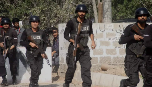 کرک میں مشترکہ ٹارگٹڈ آپریشن، کالعدم تنظیم کا انتہائی مطلوب کمانڈر ہلاک، 3 پولیس اہلکار زخمی Joint targeted operation in Karak, most wanted commander of banned organization killed, 3 policemen injured