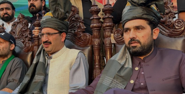 26 نومبر کیس، وزیراعلیٰ خیبرپختونخوا سہیل آفریدی اور جنید اکبر کے وارنٹ گرفتاری، پوليس کا پختونخوا ہاوس پر چھاپہ November 26 case, arrest warrants issued for Khyber Pakhtunkhwa Chief Minister Sohail Afridi and Junaid Akbar, police raid Pakhtunkhwa House