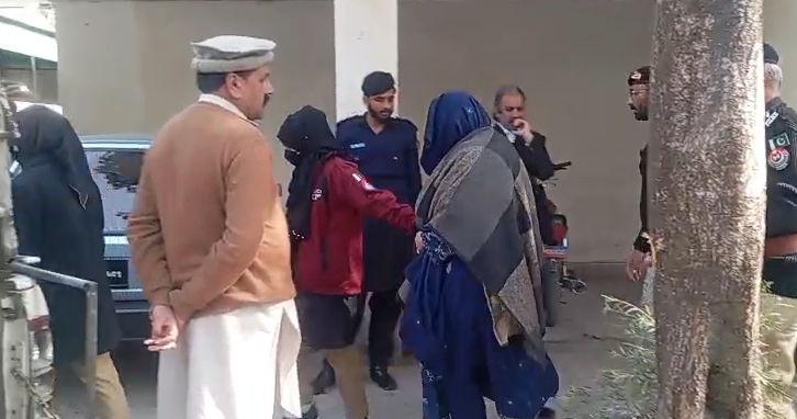 ڈاکٹر وردہ کے قتل میں ملوث 4 ملزمان کی جسمانی ریمانڈ پر پولیس کے حوالے Four suspects involved in Dr. Warda's murder handed over to police on physical remand