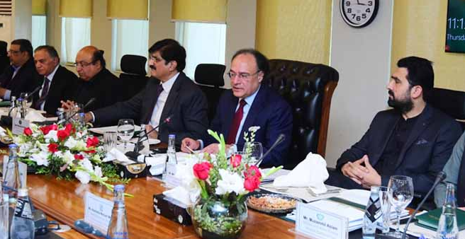 صوبوں کی جانب سے نیشنل فِسکل پیکٹ پر دستخط انتہائی قابلِ قدر ہے ، وفاقی وزیر خزانہ The signing of the National Fiscal Package by the provinces is very valuable, says the Federal Finance Minister