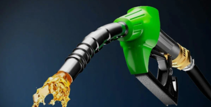 ڈیزل کی قیمت فی لٹر 14 روپے کم جبکہ پٹرول کی قیمت برقرار رکھنے کا اعلان The price of diesel is Rs 14 less per liter while the price of petrol has been announced