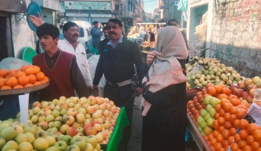 ایبٹ آباد،حویلیاں میں تجاوزات کے خلاف گرینڈ آپریشن،متعدد دکانداروں کو جرمانے اور گرفتاریاں Grand operation against encroachment at Abbottabad