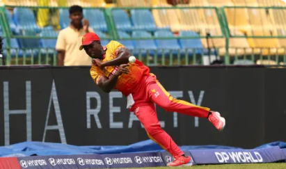 ٹی 20 ورلڈکپ کا بڑا اَپ سیٹ، زمبابوے نے آسٹریلیا کو 23 رنز سے ہرادیا Big T20 World Cup upset, Zimbabwe beats Australia by 23 runs