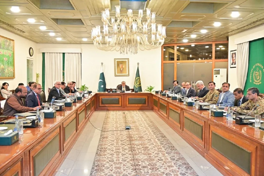 ملک میں پیٹرولیم مصنوعات کے وافر ذخائر موجود، آئندہ صورتحال کے لیے تیاریوں کا جائزہ