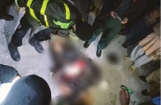 ایبٹ آباد: نامعلوم شخص گھر کی چھت پر کرنٹ لگنے سے جاں بحق Abbottabad: Unknown man dies after being electrocuted on roof of house