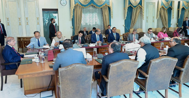 تعمیرات و رہائشی شعبے میں سرمایہ کاری کے فروغ کیلئے آزاد کشمیر اور گلگت بلتستان کو بھی شامل کیا جائے ، وزیراعظم شہبازشریف Azad Kashmir and Gilgit-Baltistan should also be included to promote investment in construction and housing sectors, says Prime Minister Shahbaz Sharif