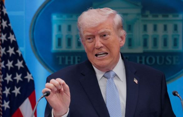 ٹرمپ کی معاہدے پر عمل نہ ہونے کی صورت میں ایران کے خلاف مزید سخت کارروائی کی دھمکی Trump warns of stronger military action if Iran fails to honor agreement