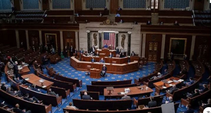 امریکی سینیٹ نے ایران پر حملوں کے لیے کانگریس کی پیشگی منظوری کا قرارداد مسترد کر دیا US Senate rejects resolution requiring congressional approval for Iran strikes