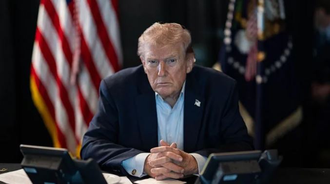 مذاکرات میں ناکامی کے بعد صدر ٹرمپ کا ایران پر محدود فضائی حملوں پر غور، امریکی اخبار Trump weighs limited airstrikes on Iran following breakdown in negotiations, claims WSJ