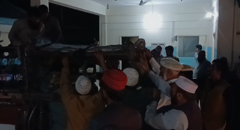 بٹگرام میں دو فریقین کے درمیان فائرنگ کا تبادلہ، 3 افراد جاں بحق Three killed in exchange of fire between two sides in Battagram