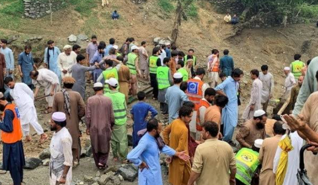 خیبر پختونخوا میں حالیہ بارشوں کے دوران مختلف حادثات میں 7 افراد جاں بحق، 19 زخمی، کئی گھر منہدم During the recent rains in Khyber Pakhtunkhwa, 7 people died, 19 were injured, many houses were destroyed in various accidents