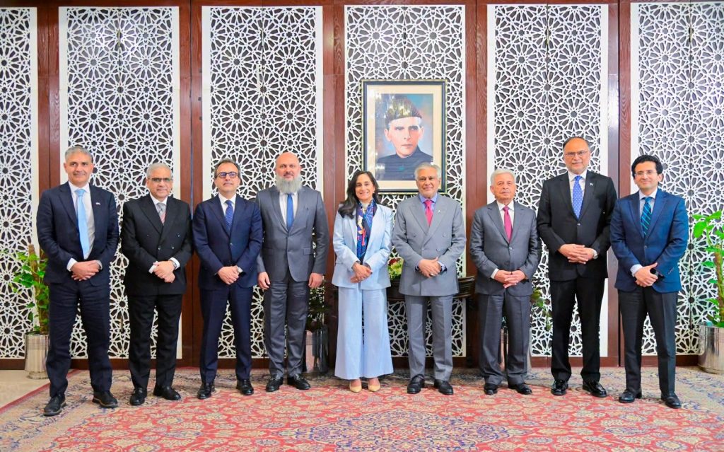 پاکستان اور کینیڈا کے وزرائے خارجہ کی ملاقات: انسداد دہشت گردی، کشمیر اور سندھ طاس معاہدے سے متعلق گفتگو