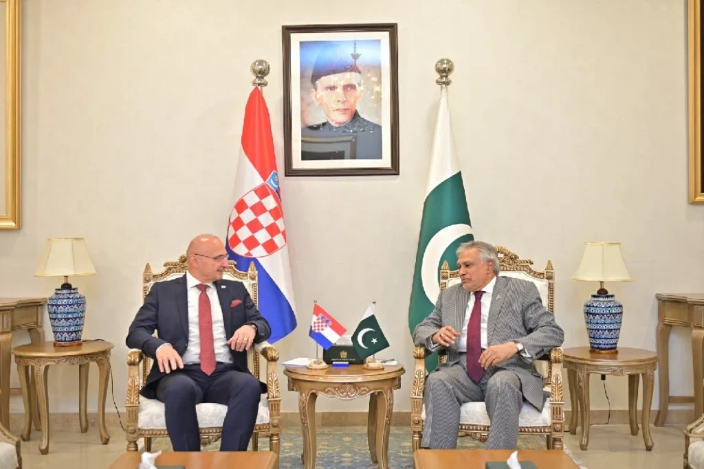 پاکستان اور کروشیا کے تعلقات مزید مضبوط بنانے پر اتفاق، نائب وزیراعظم اسحاق ڈار کی کروشین وزیر خارجہ سے ملاقات