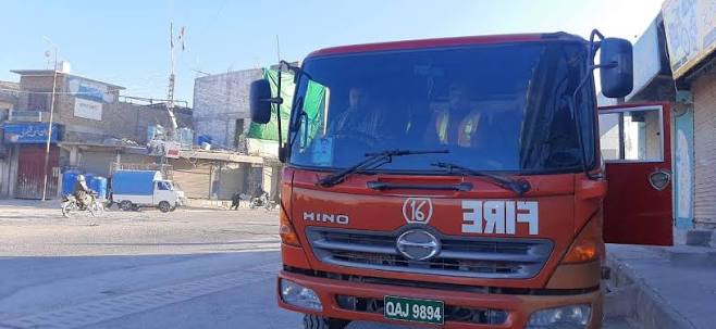 کوئٹہ: پیٹرول پمپ پر کھڑے آئل باؤزر میں آگ بھڑک اٹھی، 2 افراد جھلس کر جاں بحق