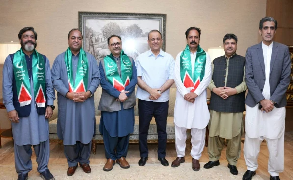 سابق وزیراعظم آزاد کشمیر سردار تنویر الیاس کا ساتھیوں سمیت استحکام پاکستان پارٹی میں شمولیت کا اعلان Former Prime Minister of Azad Kashmir, Sardar Tanveer Ilyas, has announced to join the Pakistan Estehkaam Party