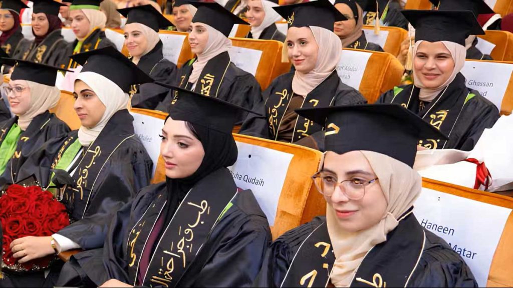 الخدمت اسکالرشپ پروگرام کے تحت 38 فلسطینی طلبہ نے بی ڈی ایس مکمل کرلیا الخدمت اسکالرشپ پروگرام کے تحت 38 فلسطینی طلبہ نے بی ڈی ایس مکمل کرلیا