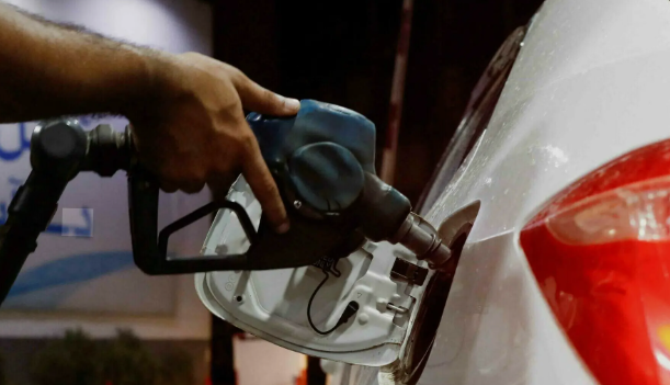 حکومت کا آئندہ دو روز تک پیٹرولیم مصنوعات کی قیمتیں برقرار رکھنے کا اعلان Government announces decision to maintain prices of petroleum products for the next two days.