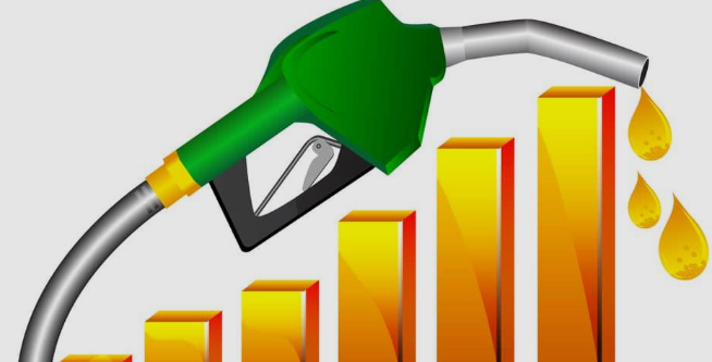 پٹرولیم مصنوعات کی قیمتوں میں بڑا اضافہ کر دیا گیا، اعلامیہ جاری Significant hike in prices of petroleum products; notification issued.