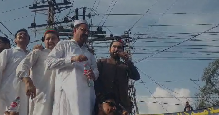 بانی پی ٹی آئی کو جیل سے رہا کئے بغیر ہمارے پاس دوسرا راستہ نہیں، وزیراعلیٰ سہیل آفریدی We have no other option but to release the PTI founder from jail: Chief Minister Sohail Afridi.