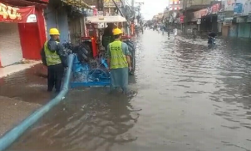 اسلام آباد اور راولپنڈی میں موسلادھار بارش، نالہ لئی میں پانی خطرناک حد تک بلند