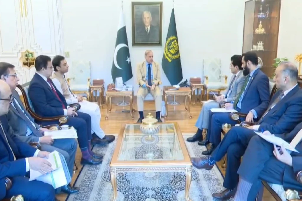 وزیراعظم کی وزیر پٹرولیم کو ڈیزل کی قیمتوں میں کمی کے لیے ریفائنریز سے فوری مذاکرات کی ہدایت