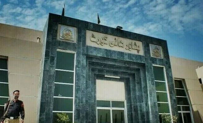 افغان صحافیوں کے کیس کا دو ماہ میں تعین کرنے کی وفاقی حکومت کو ہدایت Peshawar High Court stops deportation of two Afghan journalists & orders case decision within two months