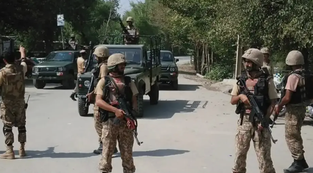 پنجگور: سکیورٹی فورسز کی خفیہ اطلاع پر کامیاب کارروائی میں 5 دہشت گرد ہلاک Panjgur: Five terrorists killed in a successful operation by security forces based on intelligence.