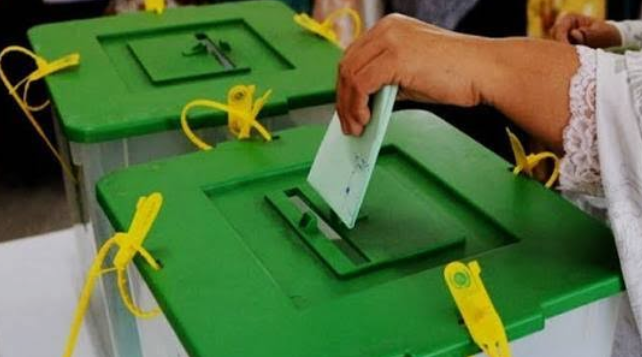 آزاد کشمیر الیکشن کا دوسرے مرحلے میں بھی مسلم لیگ ن لیگ کامیاب، 20 میں سے 14 نشستوں پر کامیاب، پیپلزپارٹی کو 5 نشستیں ملیں Muslim League-N also succeeds in the second phase of the Azad Kashmir elections, winning 14 out of 20 seats, while the People's Party wins 5
