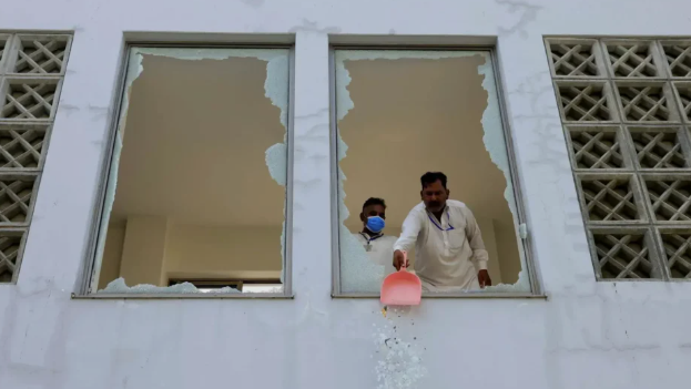 اسلام آباد ہائیکورٹ نے سانحہ پمز پر وزیراعظم کو پیش کردہ اور کارروائی کی رپورٹ طلب کرلی Islamabad High Court seeks report on PIMS tragedy submitted to Prime Minister