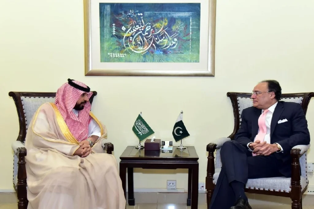 وزیرِ خزانہ محمد اورنگزیب سے سعودی سفیر کی ملاقات: اقتصادی تعاون بڑھانے پر تبادلۂ خیال