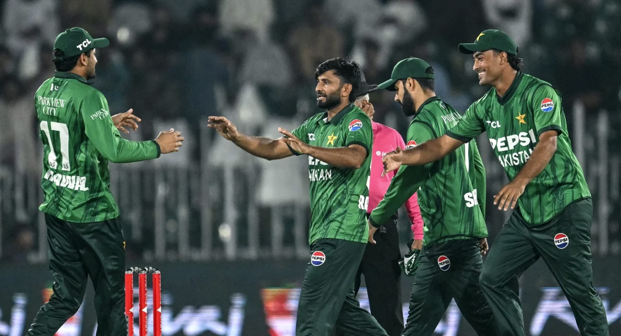پاکستان نے پہلے ٹی ٹوئنٹی میچ میں سری لنکا کو 4 وکٹوں سے شکست دیدی Pakistan defeated Sri Lanka by 4 wickets in the first T20 match.