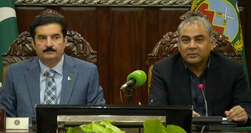 خیبر پختونخوا میں دہشت گردوں کے خلاف آپریشنز جاری رکھنے کا بڑا فیصلہ Major decision to continue operations against terrorists in Khyber Pakhtunkhwa.